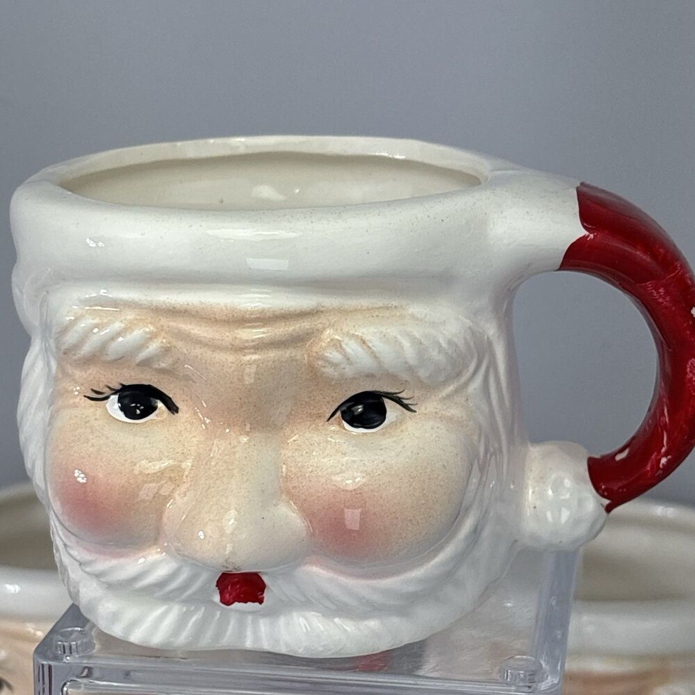 Vintage 8 oz Santa Claus Mugs Made in Taiwan Set of 4 Hand Painted - Picture 8 of 16